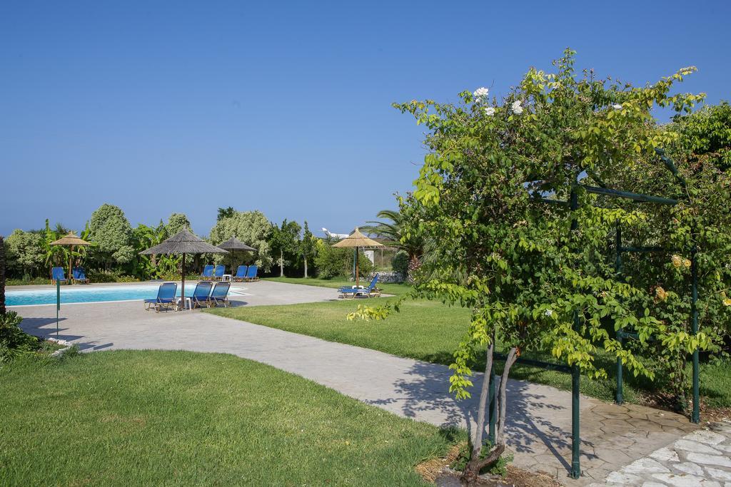 Sandy Beach Villas And Apartments スヴォロナータ エクステリア 写真